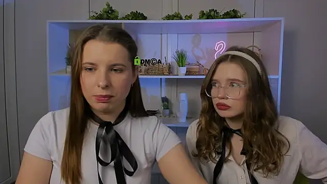 lola swon online show from 10.07.25
