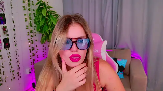 KellyHayden online show from 10.18.25