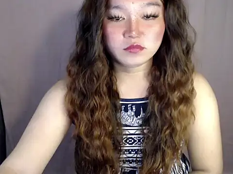 Eyes-on-me online show from 11.07.25