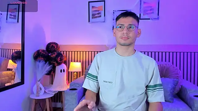 marcuswildx online show from 10.16.25