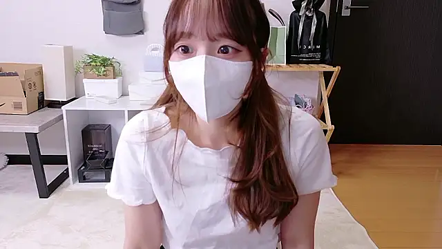 Snapshot of saku_sakura_ chatting on 10.06.25 saku sakura  online show from 10.06.25