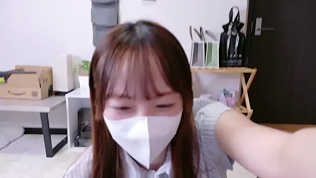 Snapshot of saku_sakura_ chatting on 10.08.25 saku sakura  online show from 10.08.25