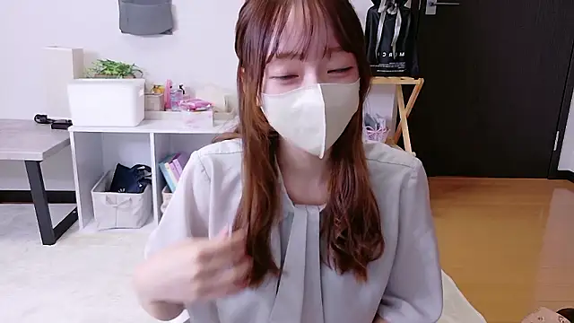 Snapshot of saku_sakura_ chatting on 10.13.25 saku sakura  online show from 10.13.25