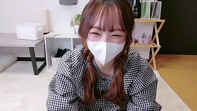 Snapshot of saku_sakura_ chatting on 10.28.25 saku sakura  online show from 10.28.25