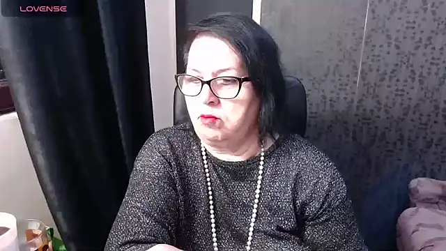 Snapshot of MissSanjanne chatting on 05.18.26 MissSanjanne online show from 05.18.26