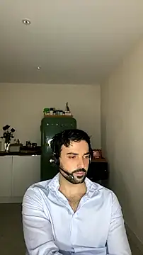 Snapshot of eauminerale chatting on 07.21.26 eauminerale online show from 07.21.26