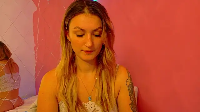 Snapshot of Anaayss_ chatting on 10.14.25 Anaayss  online show from 10.14.25