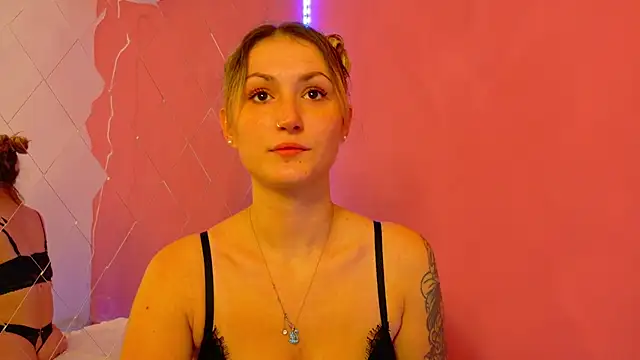 Snapshot of Anaayss_ chatting on 10.20.25 Anaayss  online show from 10.20.25