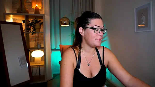 mrs fllowerr online show from 10.16.25