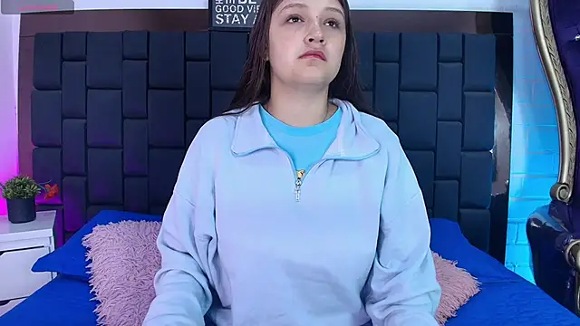 Krystal Heartss online show from 11.24.25