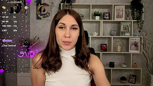 DreamVelour online show from 10.15.25