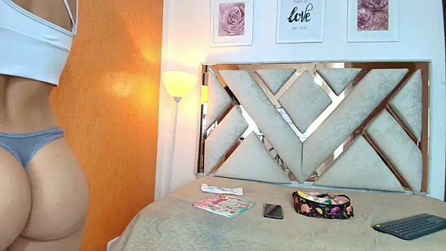 Lia Roseh online show from 10.06.25