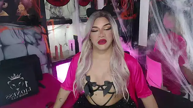 Sophia hott01 online show from 10.28.25