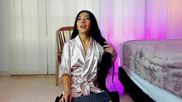 Snapshot of Mariana_Kalo chatting on 04.28.26 Mariana Kalo online show from 04.28.26