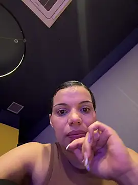 Snapshot of Anavalle chatting on 06.23.26 Anavalle online show from 06.23.26