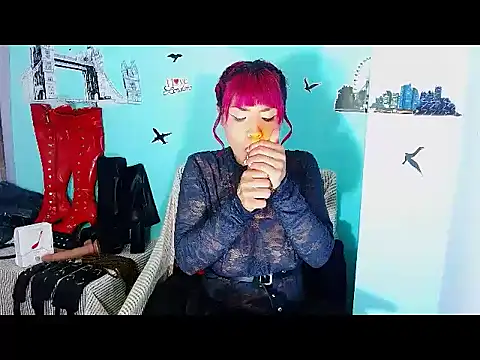 Snapshot of mylygrey chatting on 10.25.25 mylygrey online show from 10.25.25