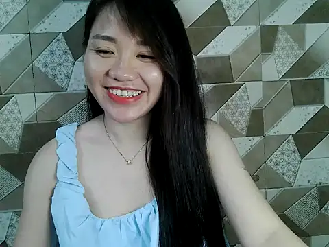 Snapshot of Ara4865 chatting on 10.02.25 Ara4865 online show from 10.02.25