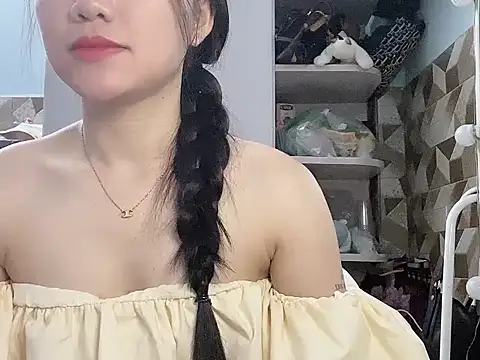 Snapshot of Ara4865 chatting on 10.03.25 Ara4865 online show from 10.03.25