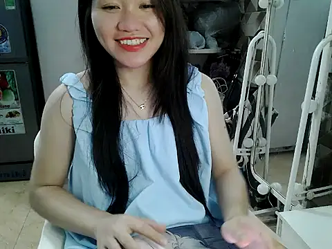 Snapshot of Ara4865 chatting on 10.08.25 Ara4865 online show from 10.08.25