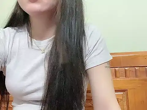 Snapshot of Ara4865 chatting on 10.09.25 Ara4865 online show from 10.09.25