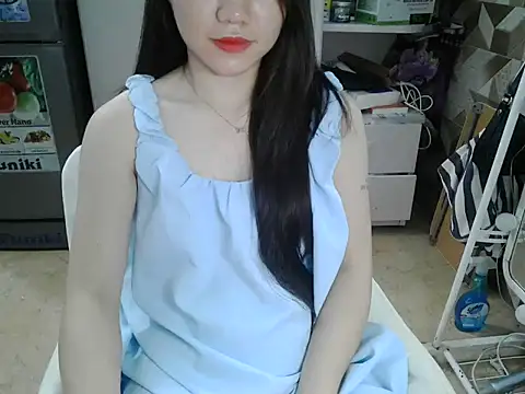 Snapshot of Ara4865 chatting on 10.17.25 Ara4865 online show from 10.17.25