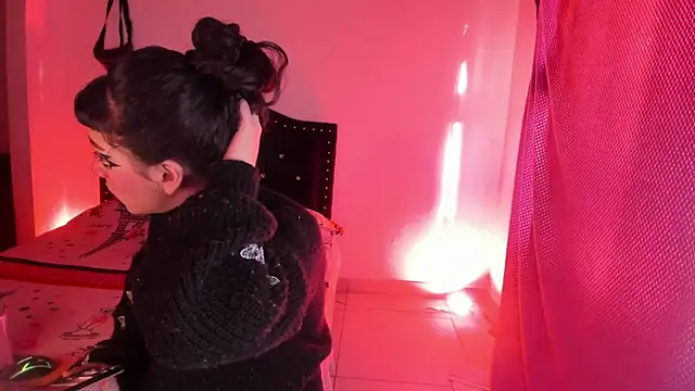 kitty  chs online show from 11.27.25