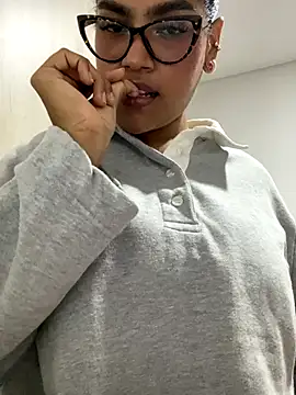 miiabrown18 online show from 10.12.25