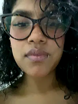 miiabrown18 online show from 10.19.25