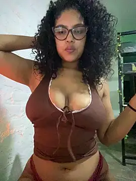 miiabrown18 online show from 04.22.26