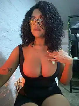 Snapshot of miiabrown18 chatting on 06.04.26 miiabrown18 online show from 06.04.26