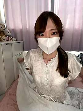 Snapshot of Moe_v_v chatting on 10.17.25 Moe v v online show from 10.17.25