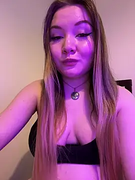 Snapshot of Amalie_Smith chatting on 05.31.26 Amalie Smith online show from 05.31.26