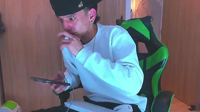 Skinny batman online show from 11.06.25