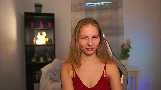 Snapshot of emmie_murray chatting on 02.14.26 emmie murray online show from 02.14.26