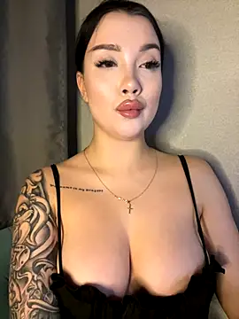 kiss Lissa online show from 12.22.25