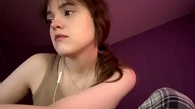 Snapshot of ShannanJou chatting on 10.15.25 ShannanJou online show from 10.15.25