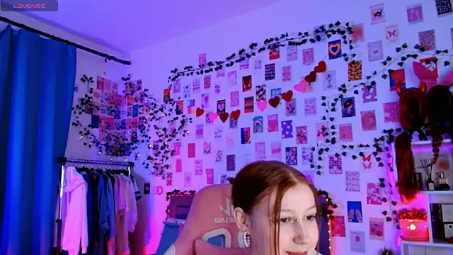 Ayla Hicks online show from 11.11.25