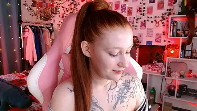 Ayla Hicks online show from 12.17.25