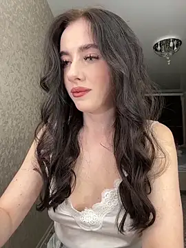 Snapshot of Milla_Moore chatting on 09.24.25 Milla Moore online show from 09.24.25