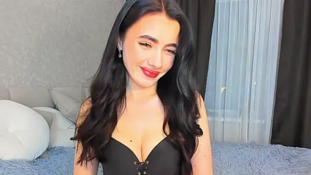 Snapshot of Milla_Moore chatting on 10.18.25 Milla Moore online show from 10.18.25