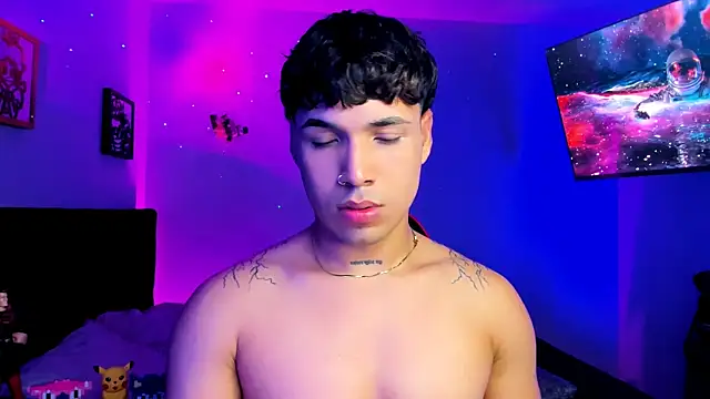 Snapshot of Adams_Collins chatting on 12.03.25 Adams Collins online show from 12.03.25