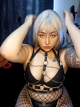 Iluromi online show from 10.21.25