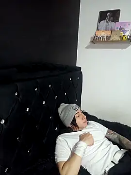 Iluromi online show from 10.28.25