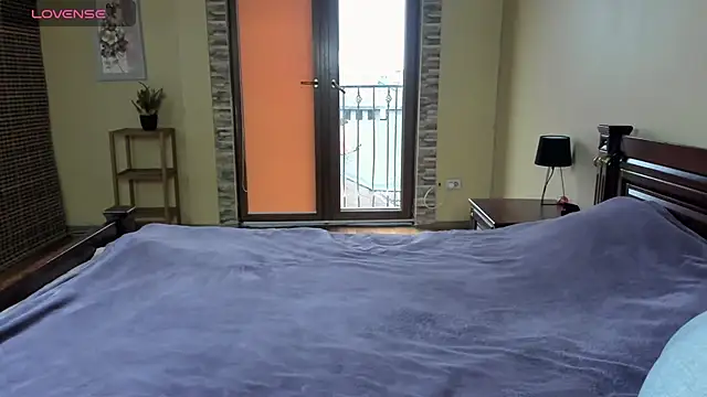 Malibu J online show from 10.17.25