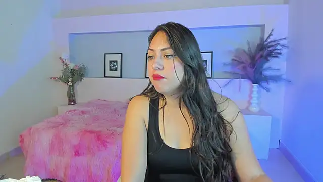 Snapshot of ZaraRosse7 chatting on 10.13.25 ZaraRosse7 online show from 10.13.25