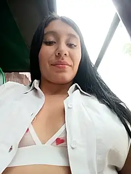 Snapshot of __Antonella chatting on 10.17.25 Antonella online show from 10.17.25