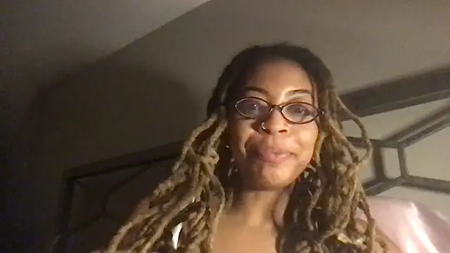 Snapshot of lilmisssunshine_ chatting on 09.25.25 lilmisssunshine online show from 09.25.25