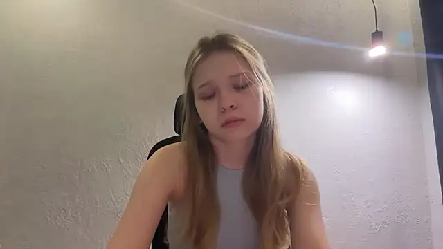 Snapshot of CandysRose chatting on 07.15.26 CandysRose online show from 07.15.26