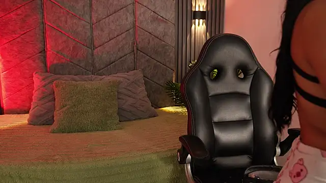 Snapshot of AuroraLanee chatting on 10.06.25 AuroraLanee online show from 10.06.25