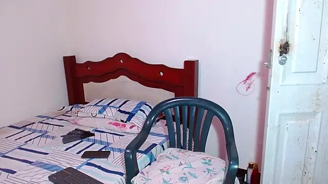 lorenacapelli online show from 12.02.25